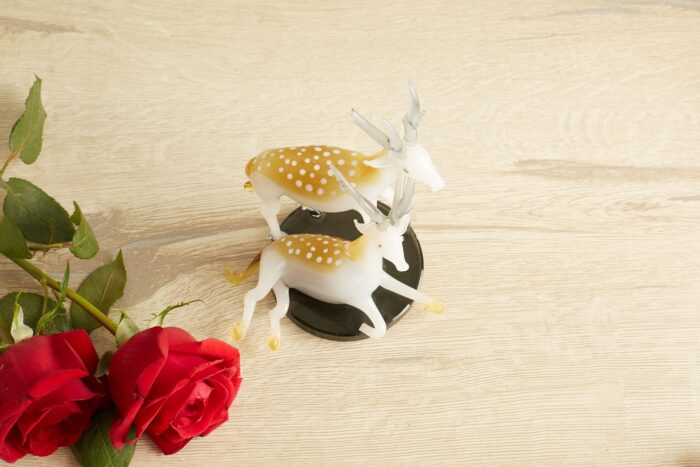 A pair of glass deer - Image 2