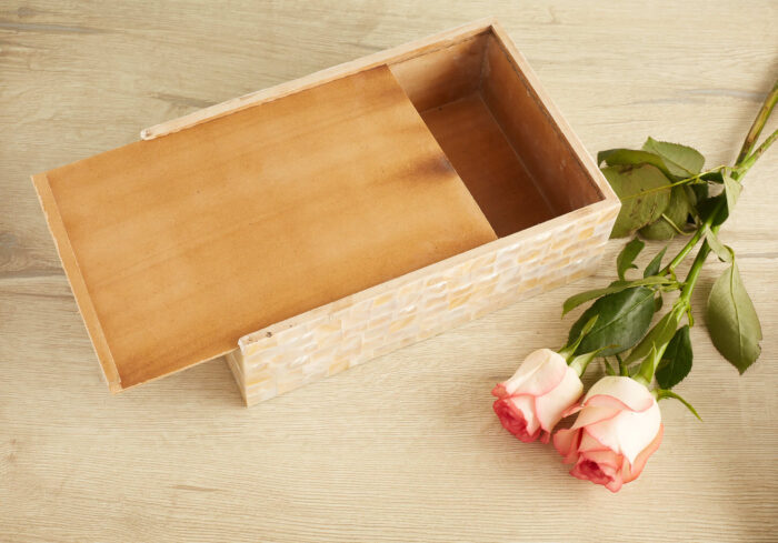 Natural mother of pearl tissue box - Image 3