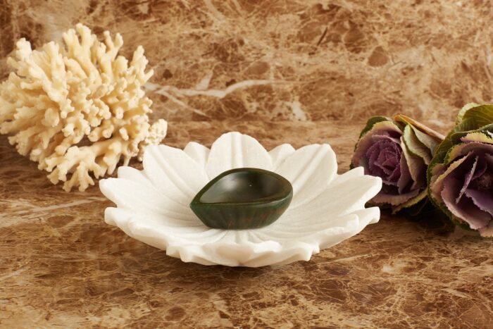 Gold lantern, jade aventurine diya hamper - Image 11