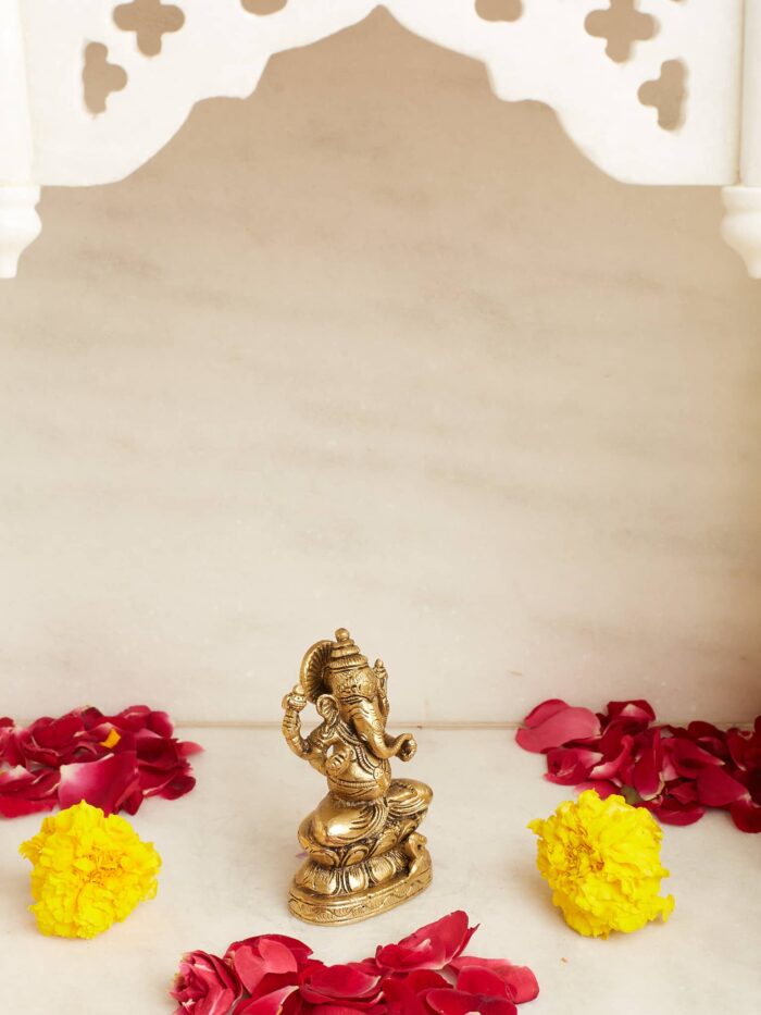 Antique Ganesha idol - Image 6