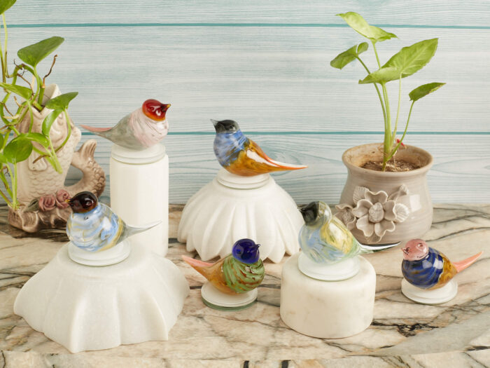 Glass bird paper weight - Image 2