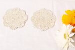 Ivory flower placemats - Image 3