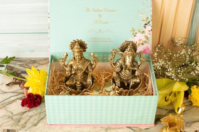 Brass Lakshmi Ganesha on lotus - Image 6