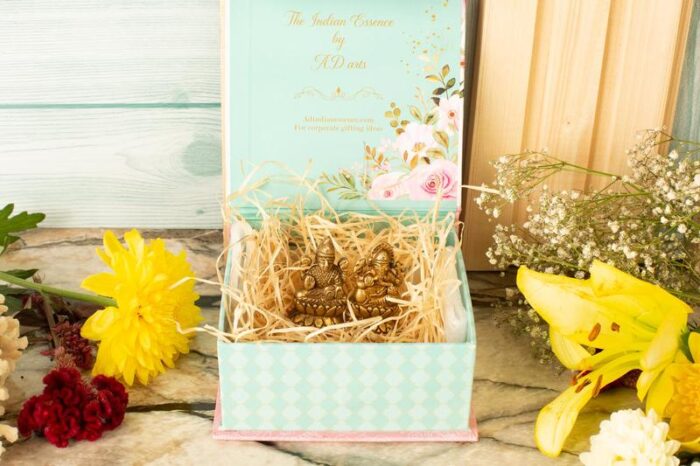 Brass Lakshmi Ganesha miniatures - Image 3