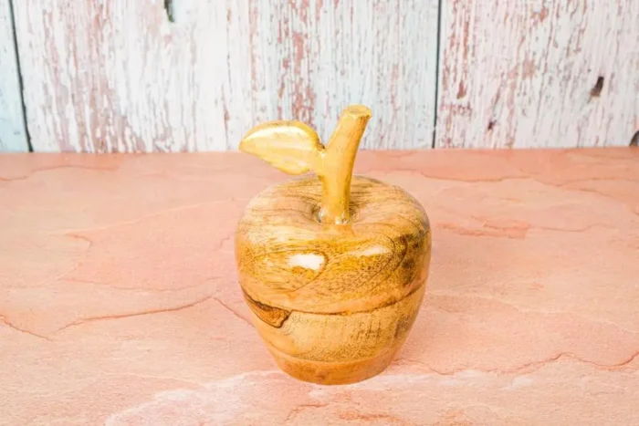 Wooden fruit accents - Image 4