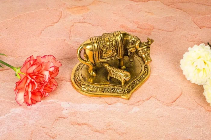 Brass Kamadhenu and calf - Image 3