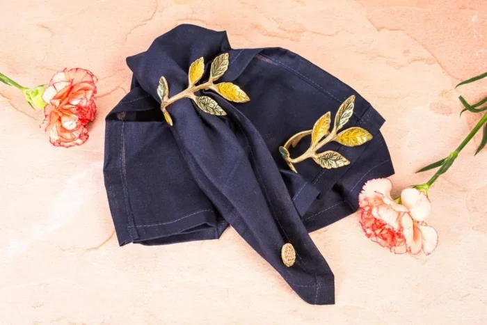 Christmas brass napkin rings - Image 5