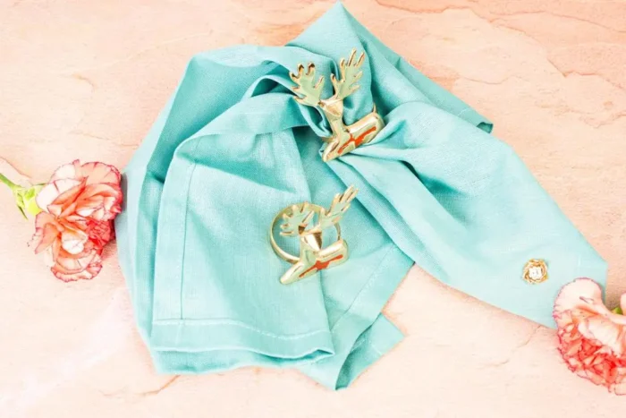 Christmas brass napkin rings - Image 3