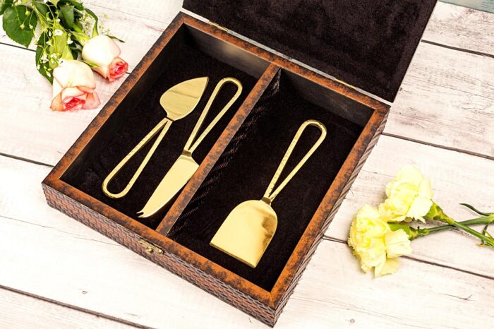Stunning brass cheese knives - Image 3