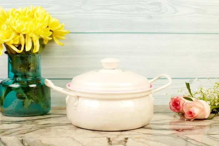 Enamelled roti box - Image 4