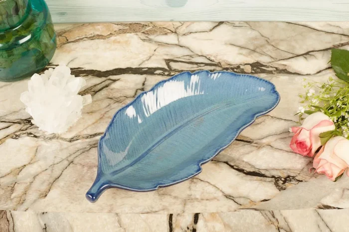 Aqua green leaf platters - Image 3