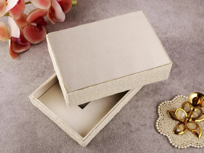 Beaded ivory tissue box - Image 5