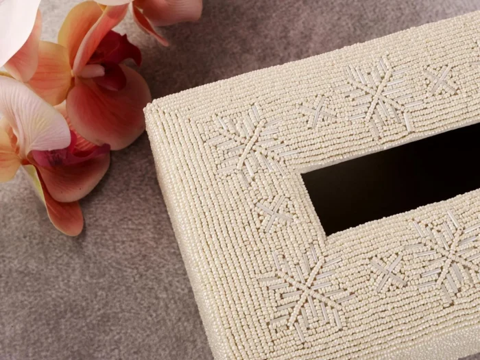 Beaded ivory tissue box - Image 4